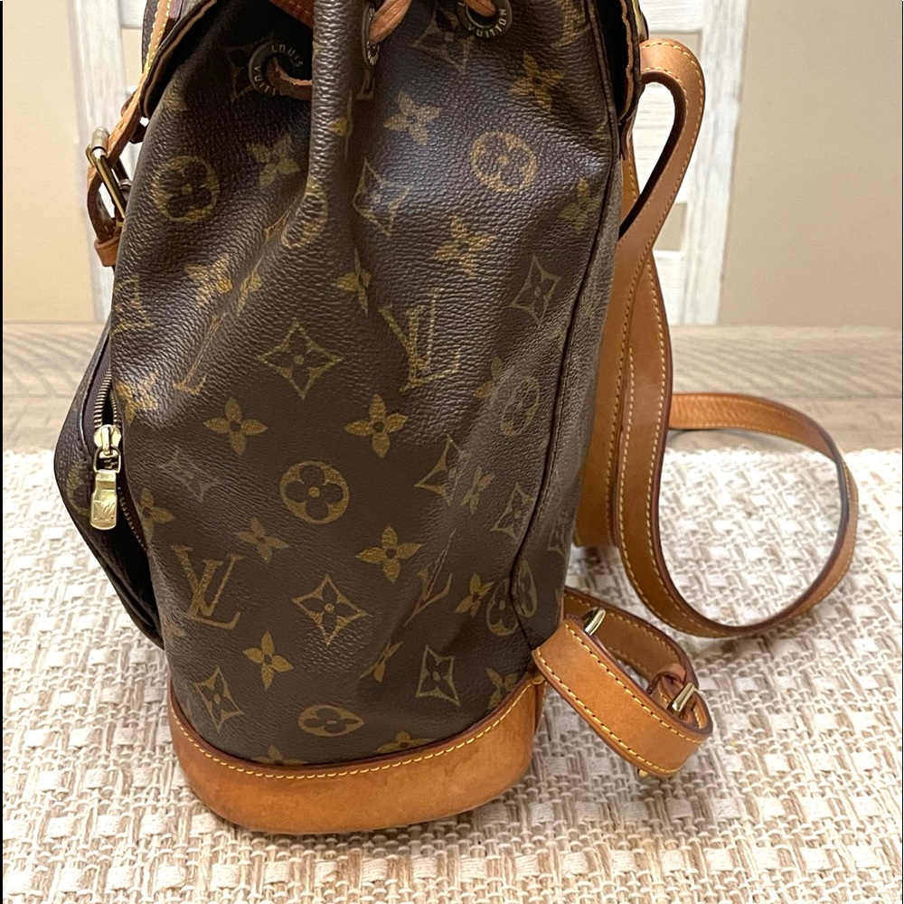 Backpack - Picture 3 of 12